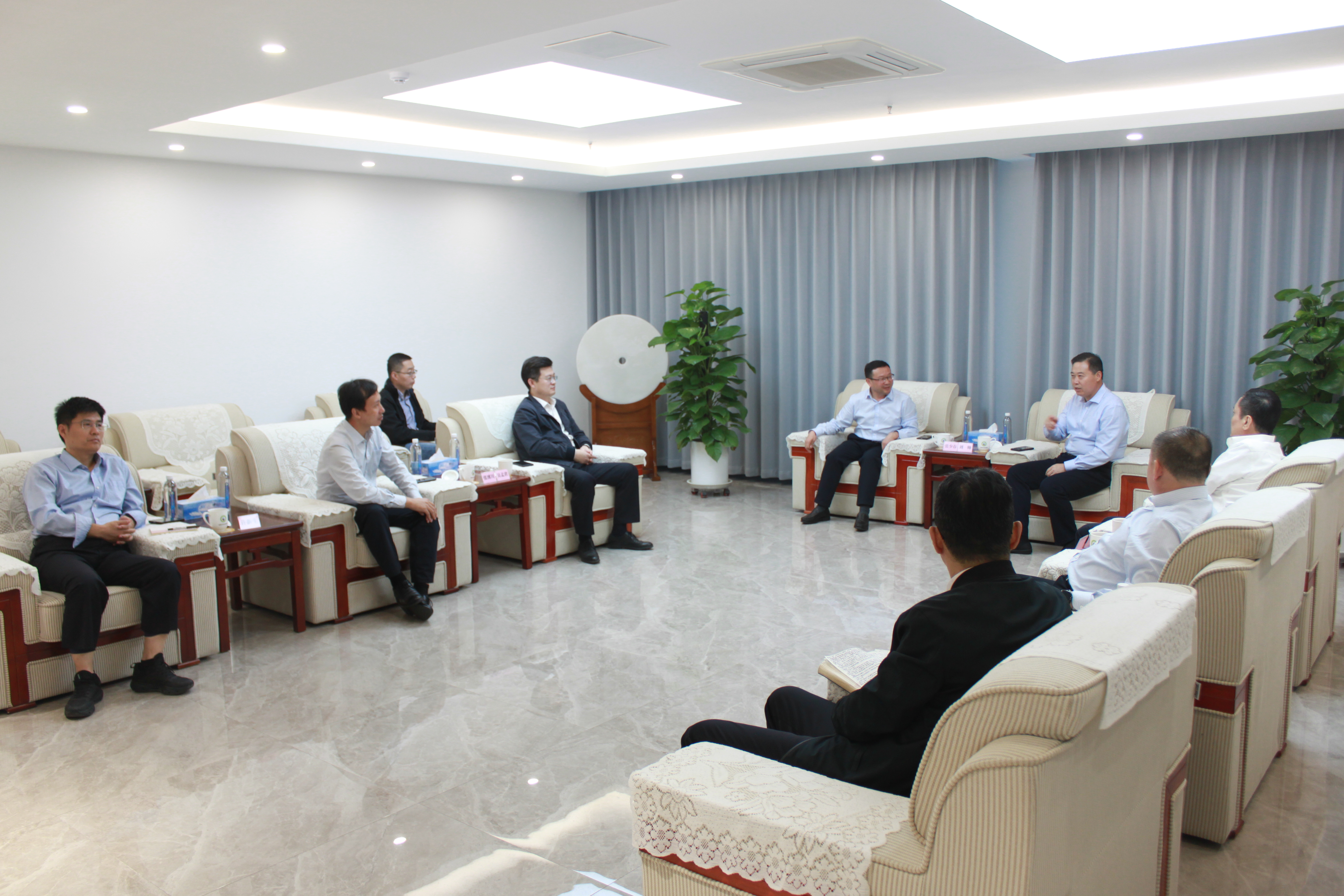 中石化天然氣分公司山東銷(xiāo)售中心到市能源集團(tuán)座談交流(圖2)